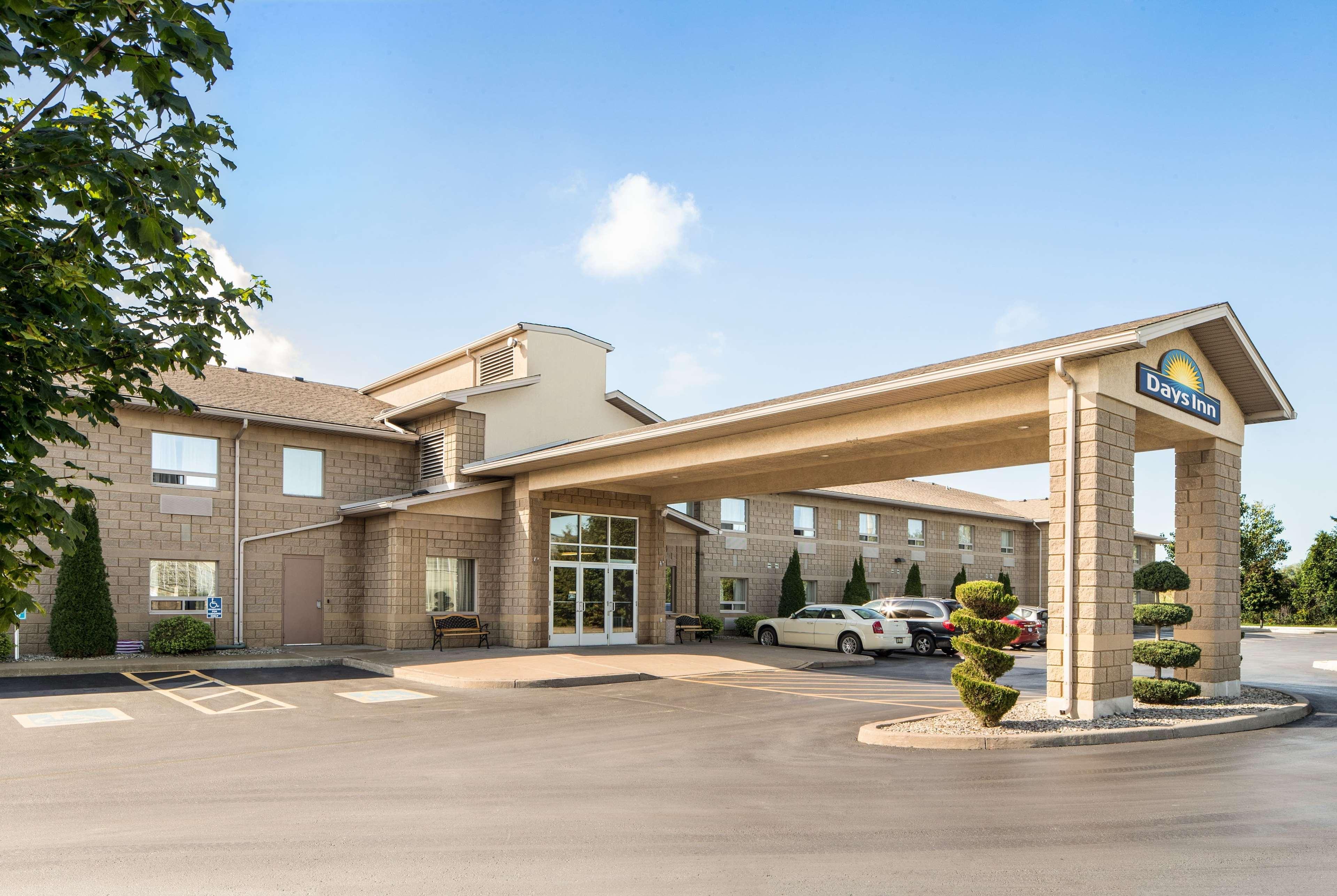 Days Inn By Wyndham Leamington Eksteriør bilde
