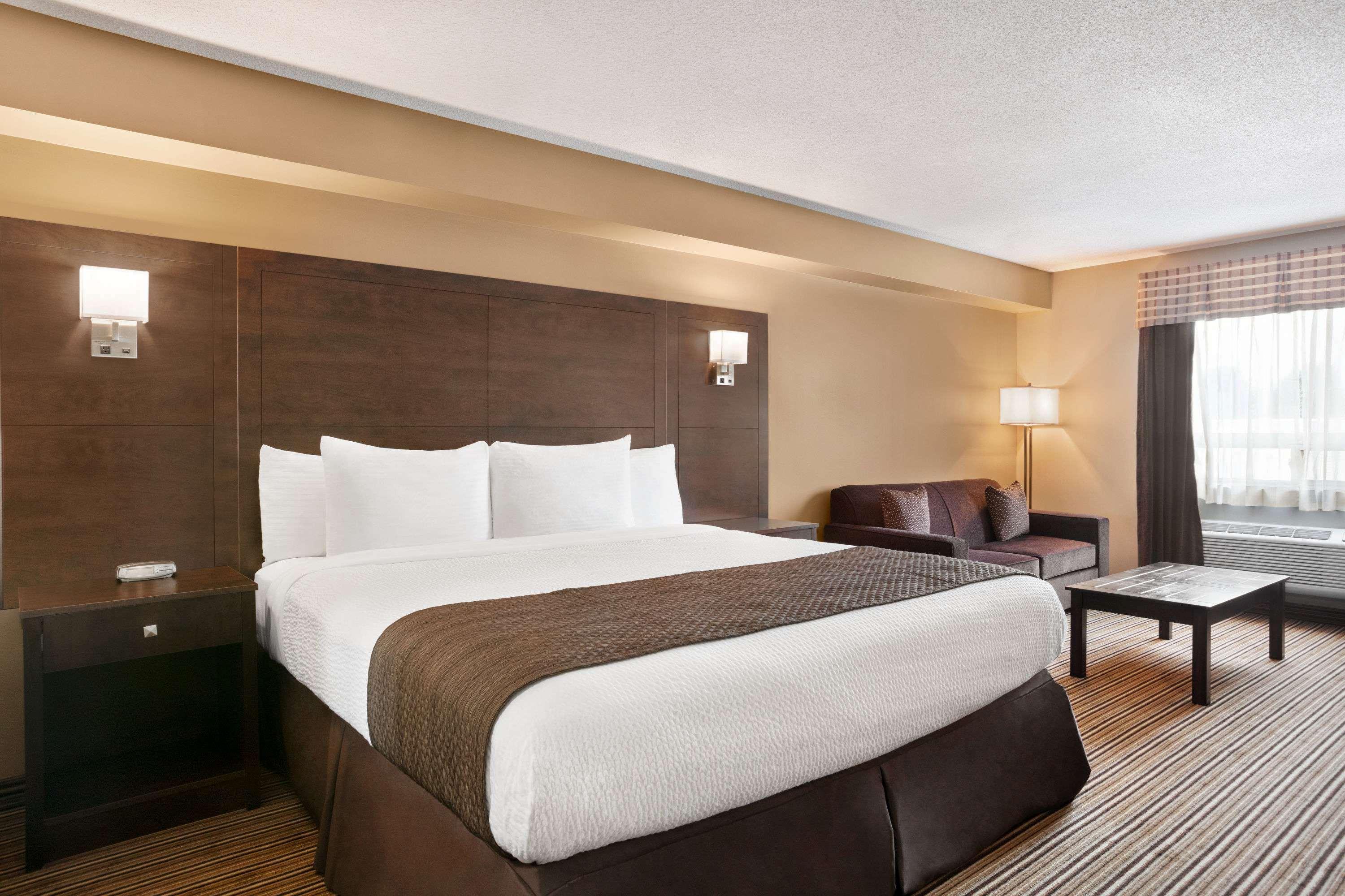 Days Inn By Wyndham Leamington Eksteriør bilde