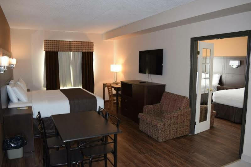 Days Inn By Wyndham Leamington Eksteriør bilde