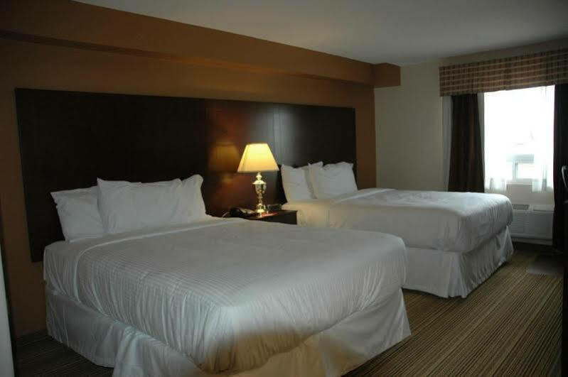 Days Inn By Wyndham Leamington Eksteriør bilde
